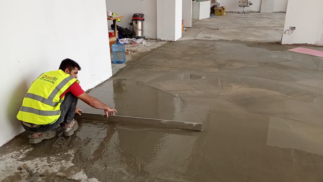 Plaster & Tiling Works